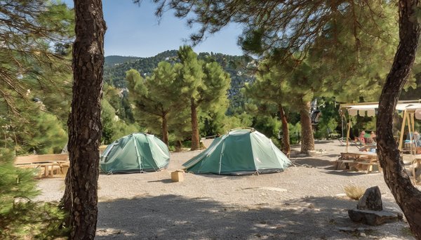 Découvrez le Camping Les Hauts de Rosans : Votre Évasion Parfaite en Pleine Nature dans les Hautes-Alpes