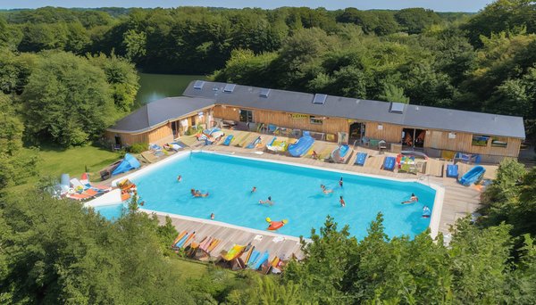 Top 10 des Campings avec Piscine à Découvrir dans le Morbihan pour des Vacances Inoubliables